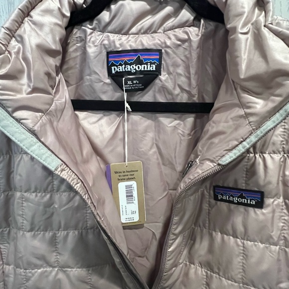 NWT Patagonia Nano Puff Jacket Women’s XL - Picture 3 of 3